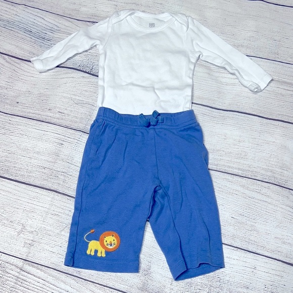 Baby boy Gymboree outfit size 0-3 month - Picture 1 of 4